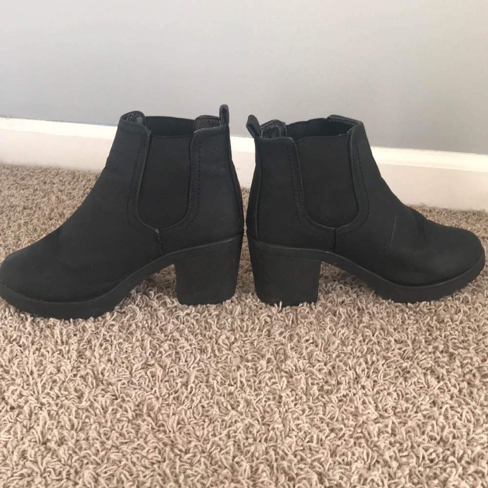 black chelsea boots
